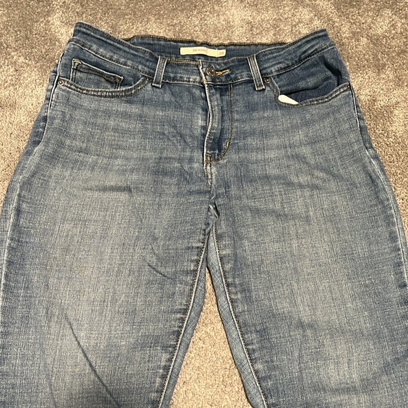 Levi’s Women’s 711 Skinny Jeans Size 28x28 Medium Wash - Picture 3 of 7